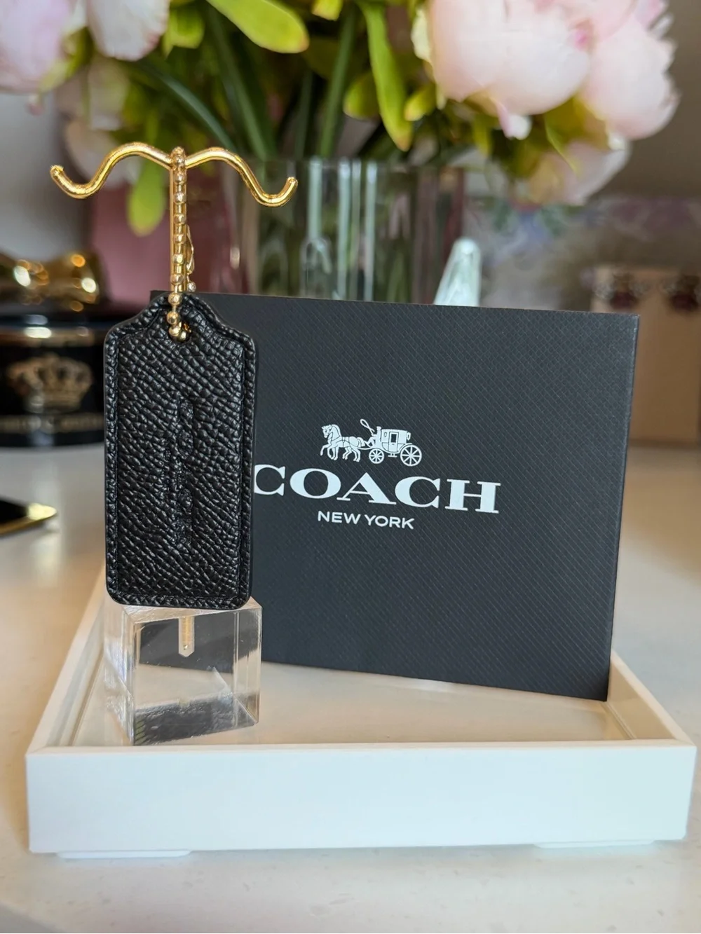 Coach 2FER new unisex Black Leather Hang Tag with Gold Chain & Gift 💝 sleeve